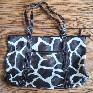 EUC Nine & Co Giraffe Print Bag